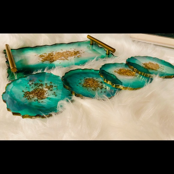 Handmade Green Resin Tray With Handles And Coasters - Picture 3 of 13